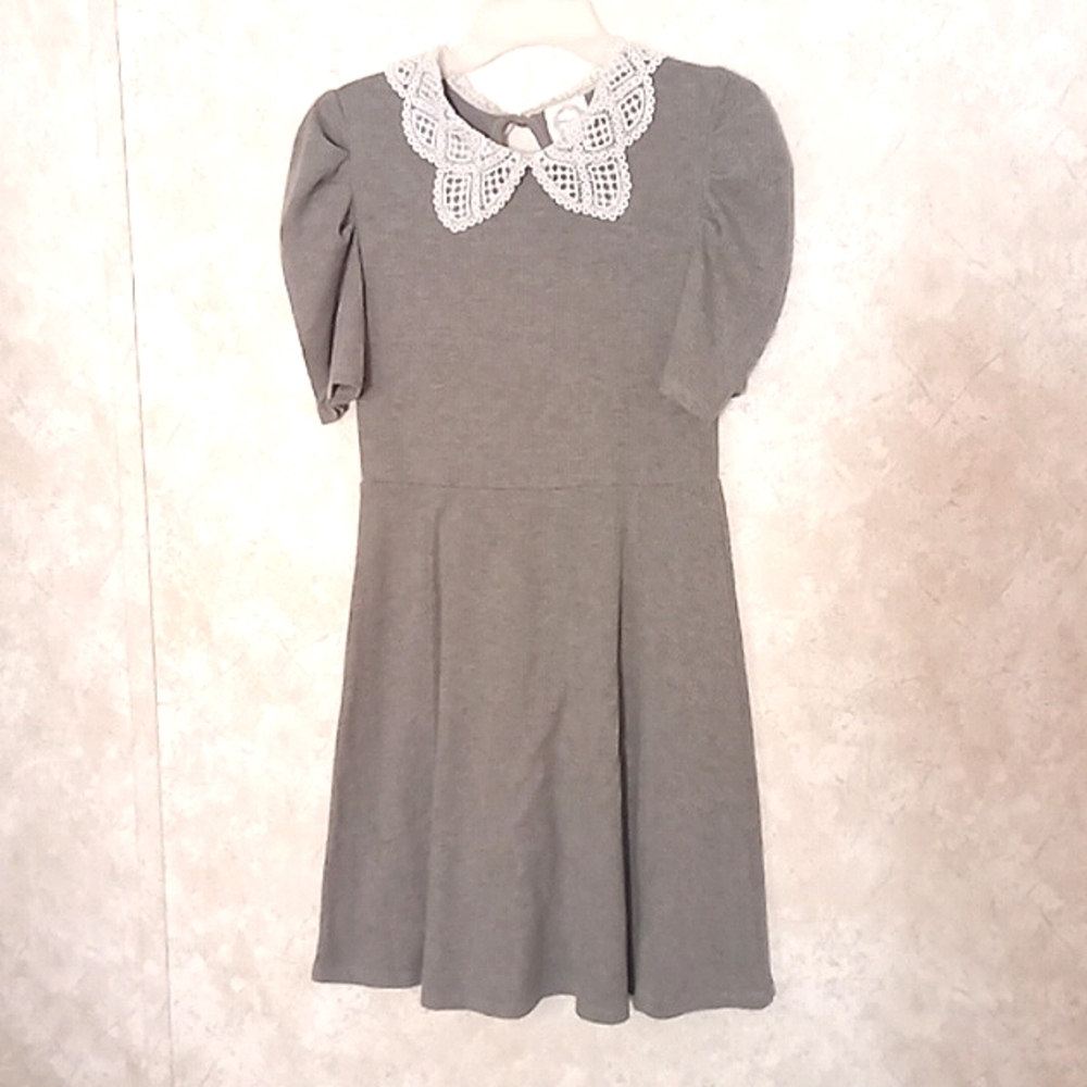 Girls Gray Knit Dress with lace collar, pre loved, size XS